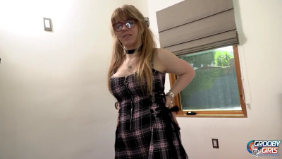 GROOBYGIRLS: Newbie Stella Locke