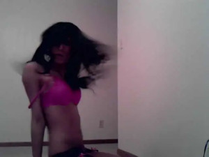 Slender crossdresser webcam solo