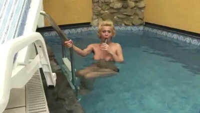 Busty Blonde Wanking & Toying By The Pool