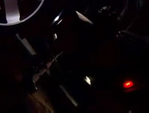 Amateur hardcore with a tranny in gloves