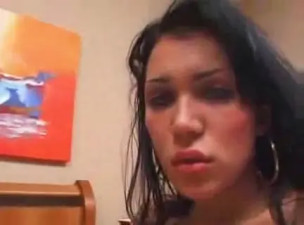 Wanking Tranny Gets Her Dick Sucked