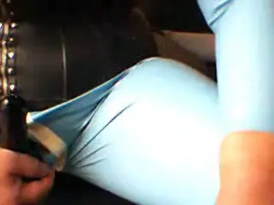 Amateur Tranny Rubbing Latex Dong On Cam