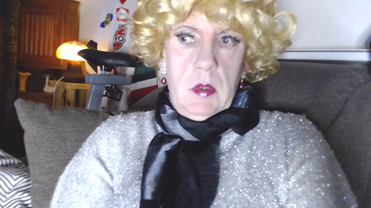 Watch Mikaela Lilyskin Drinks own pee Shemale Porn Videos | TranSexBig.