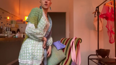 Wanking my girl cock