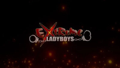 Slender ladyboy strips her jean shorts and gives a blow