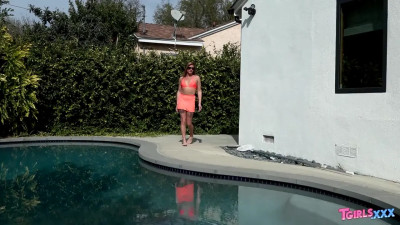 TGIRLS XXX - Kalli Grace Sizzling Hot In Bikini, Wants You