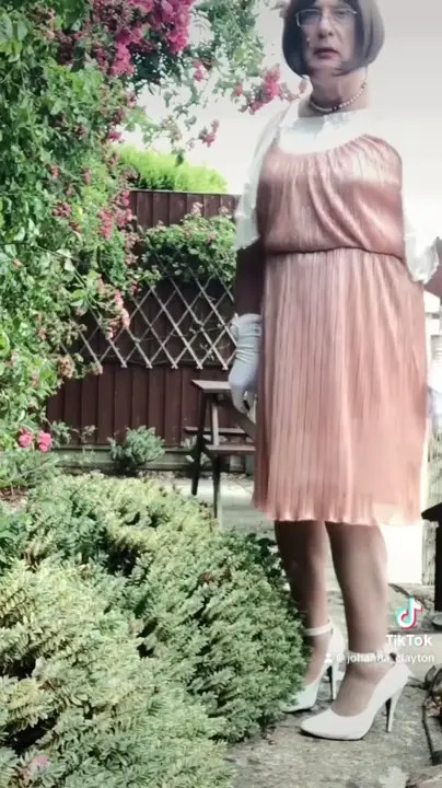 Watch Crossdressing - Dresses Shemale Porn Videos | TranSexBig.