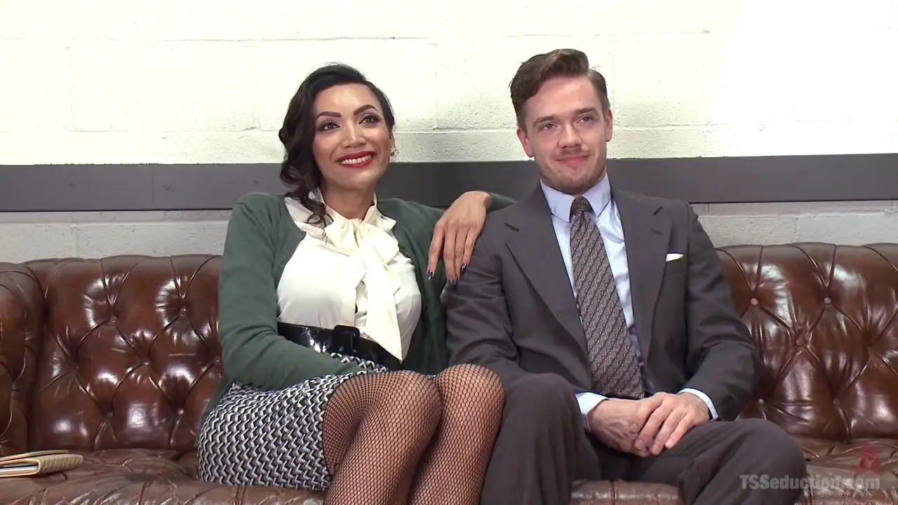 Watch Yasmin Lee Devastatingly Gorgeous Secretary Punishes Sexist Boss Pig! Shemale Porn Videos | TranSexBig.