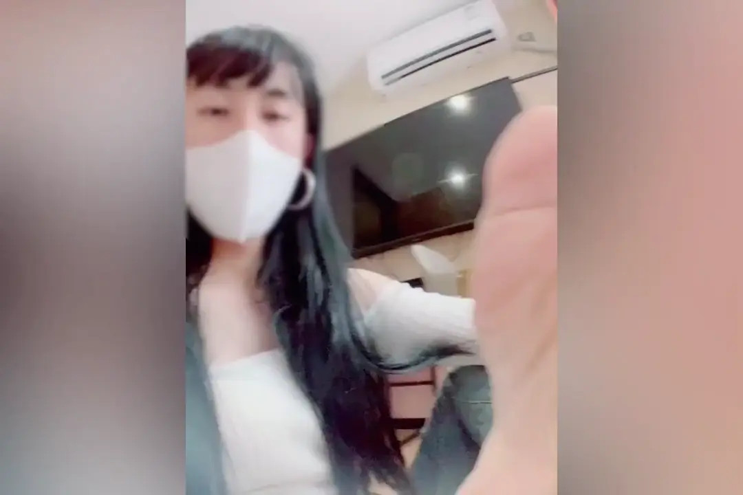 Watch CDboykka foot whore suck cum off her toes Shemale Porn Videos | TranSexBig.