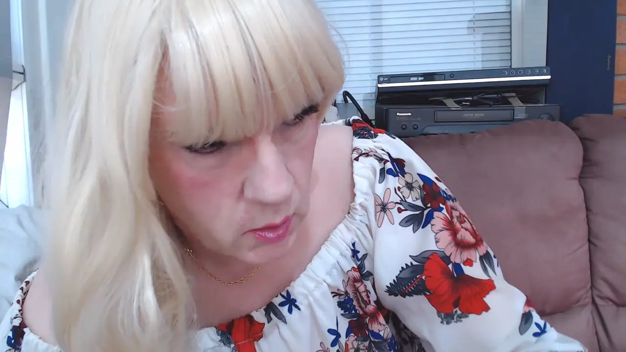 Watch Mikaela Lilyskin Cum's over her chubby belly on the sunny balkony Shemale Porn Videos | TranSexBig.