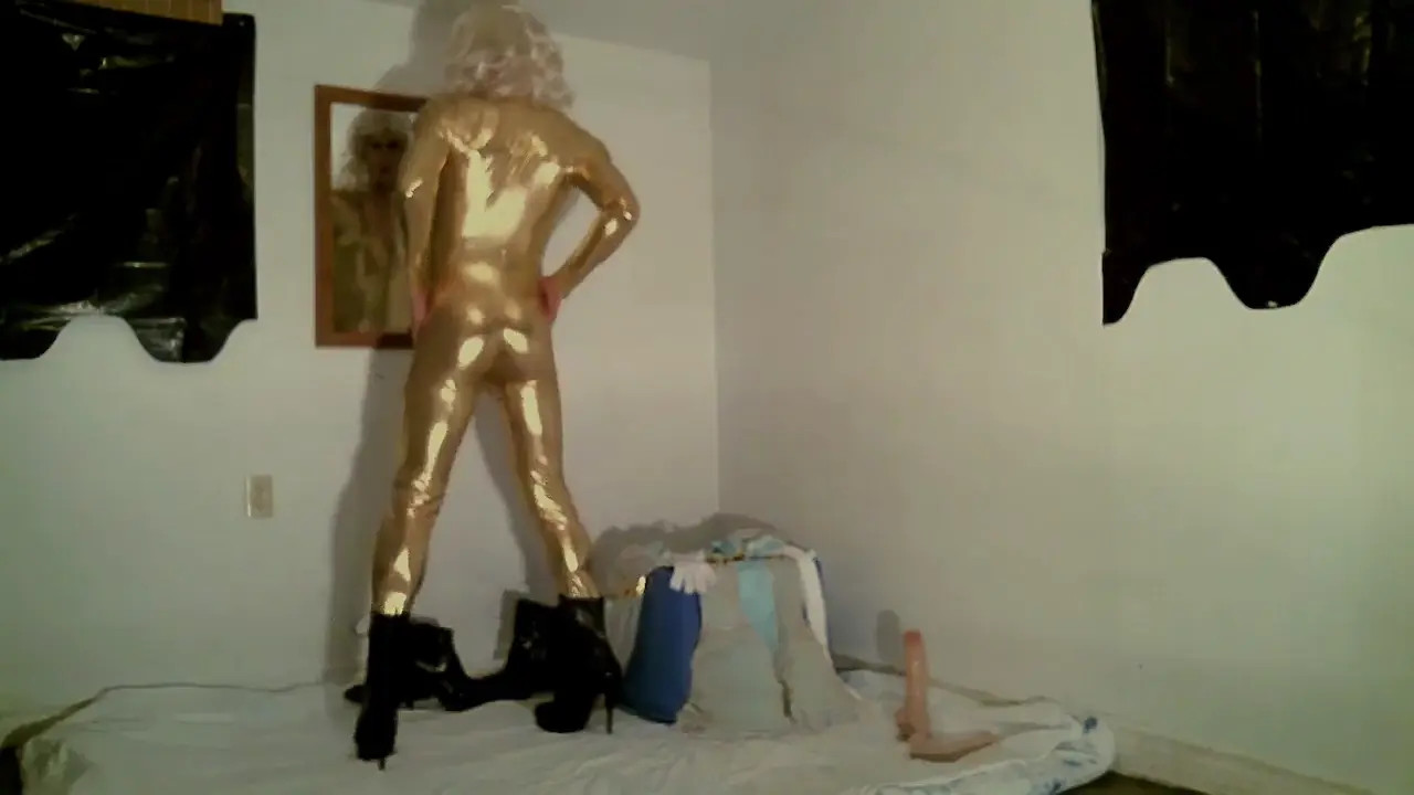 Watch Princess + Golden Catsuit (remastered) Shemale Porn Videos | TranSexBig.