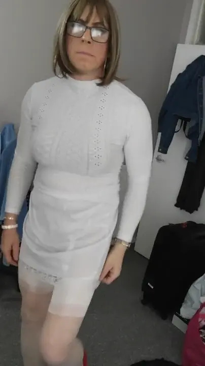 Watch Tranny masturbating in white stockings and red heels Shemale Porn Videos | TranSexBig.