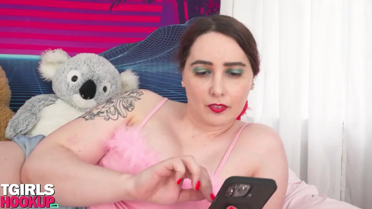 Watch TGIRLSHOOKUP - ENJOY TWO ASS OPEN BY THE FUCKING MACHINE Shemale Porn Videos | TranSexBig.