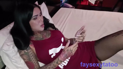 Tatooed LB fucks guy
