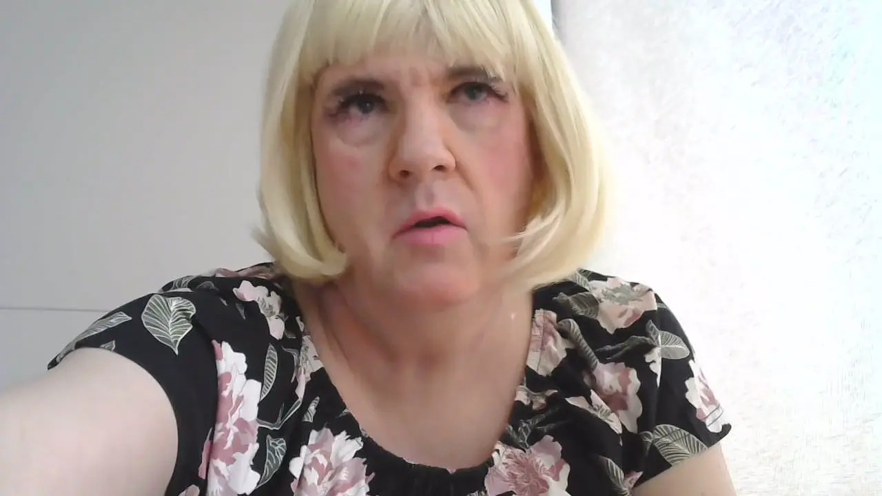 Watch Mikaela Lilyskin My very first video Shemale Porn Videos | TranSexBig.