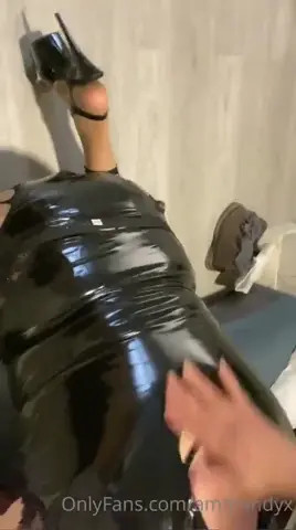 Watch La sfonda finocchi insospettabile Shemale Porn Videos | TranSexBig.