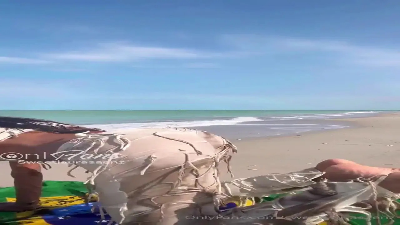 Watch Beach girl Shemale Porn Videos | TranSexBig.
