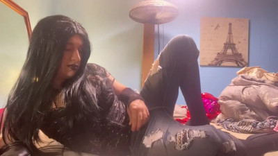 tranny drinks piss and cums on face