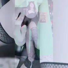 asian girl play n cum