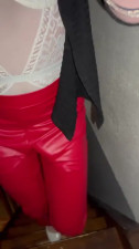 Travesti pisse dehors