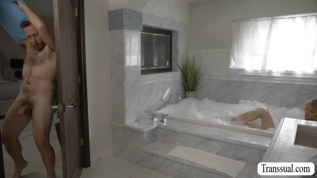 Watch Perver Joel Someone fucks TS Tori Easton on bathtub Shemale Porn Videos | TranSexBig.