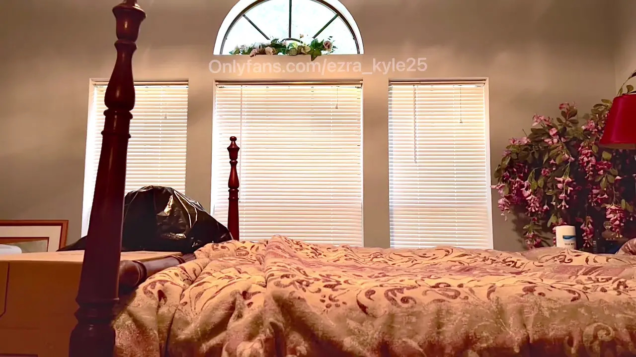 Watch Black Femboy Twink Ezra_Kyle25 gives blowjob to Latin Bear Shemale Porn Videos | TranSexBig.