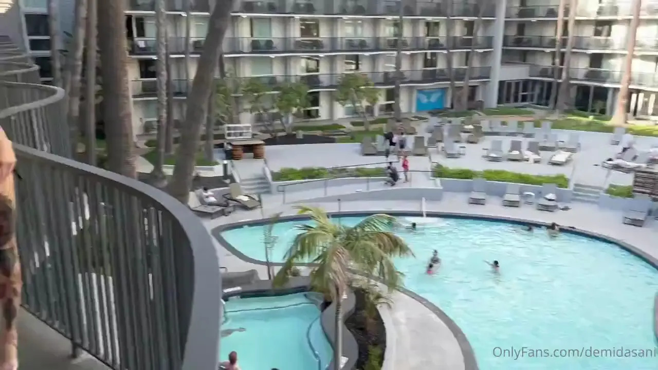 Watch Hot threesome Shemale Porn Videos | TranSexBig.