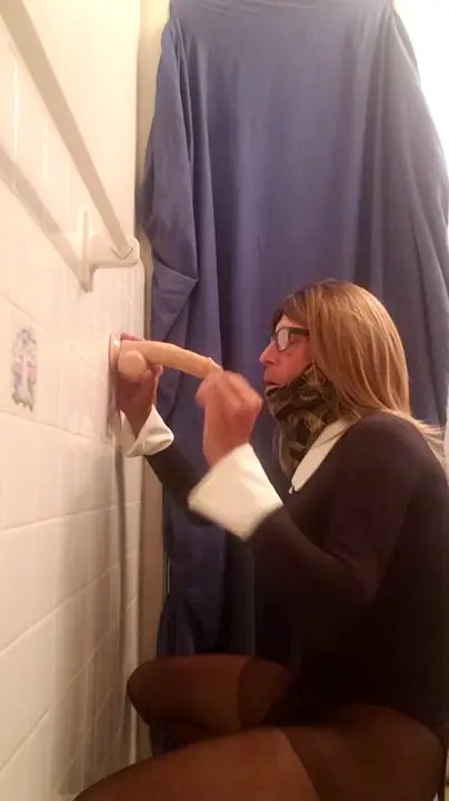 Watch Sexy Sandy gets fucked and cums Shemale Porn Videos | TranSexBig.