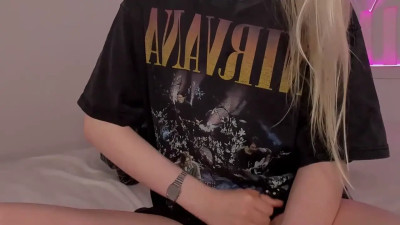 Cute blonde trap plays with uncut cock💋🍆💦💗