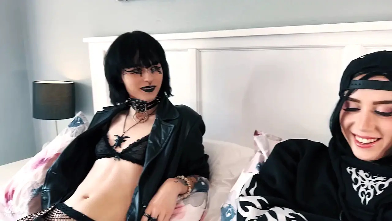 Watch Goth Trans Fuck Shemale Porn Videos | TranSexBig.