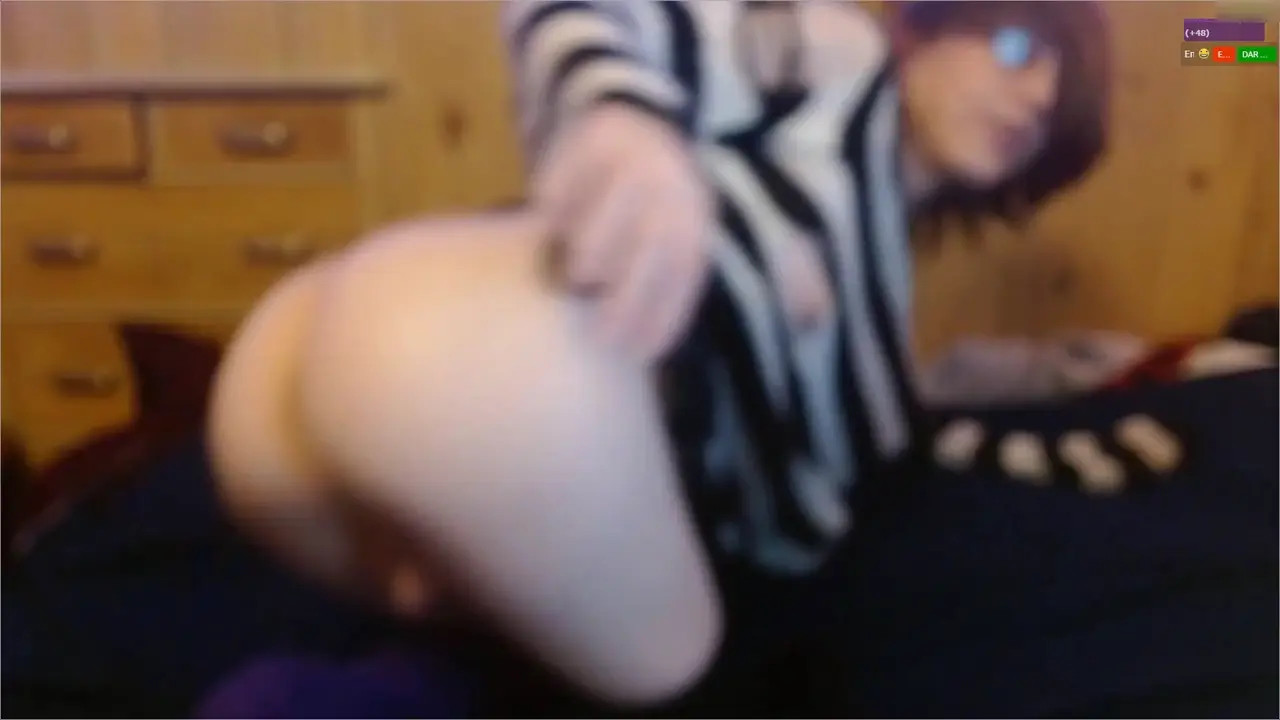 Watch Slut nerdy need a cock inside Shemale Porn Videos | TranSexBig.