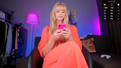Blonde tgirl princess edging 🍆💋