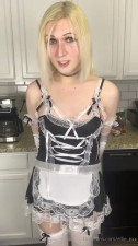 Futanari cafe waitress shows what it has to offer