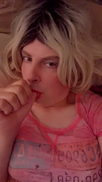 Watch HeavenGrl sissy sucking her thumb Shemale Porn Videos | TranSexBig.