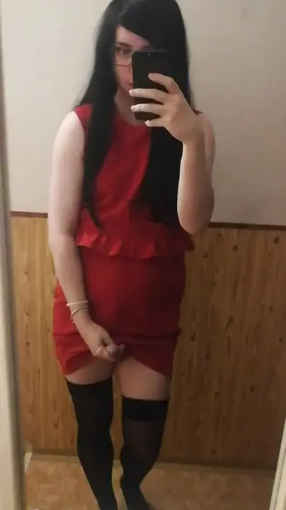 Watch I leaked some precum looking at myself in the mirror Shemale Porn Videos | TranSexBig.