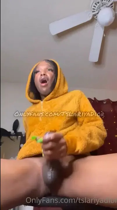 Watch Ts Lariya Dior Gozando Shemale Porn Videos | TranSexBig.