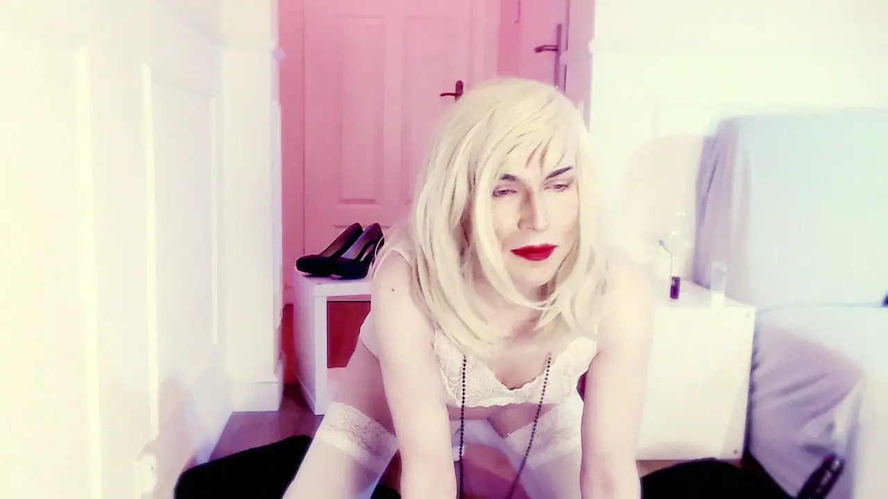 Watch Bride surprise Shemale Porn Videos | TranSexBig.