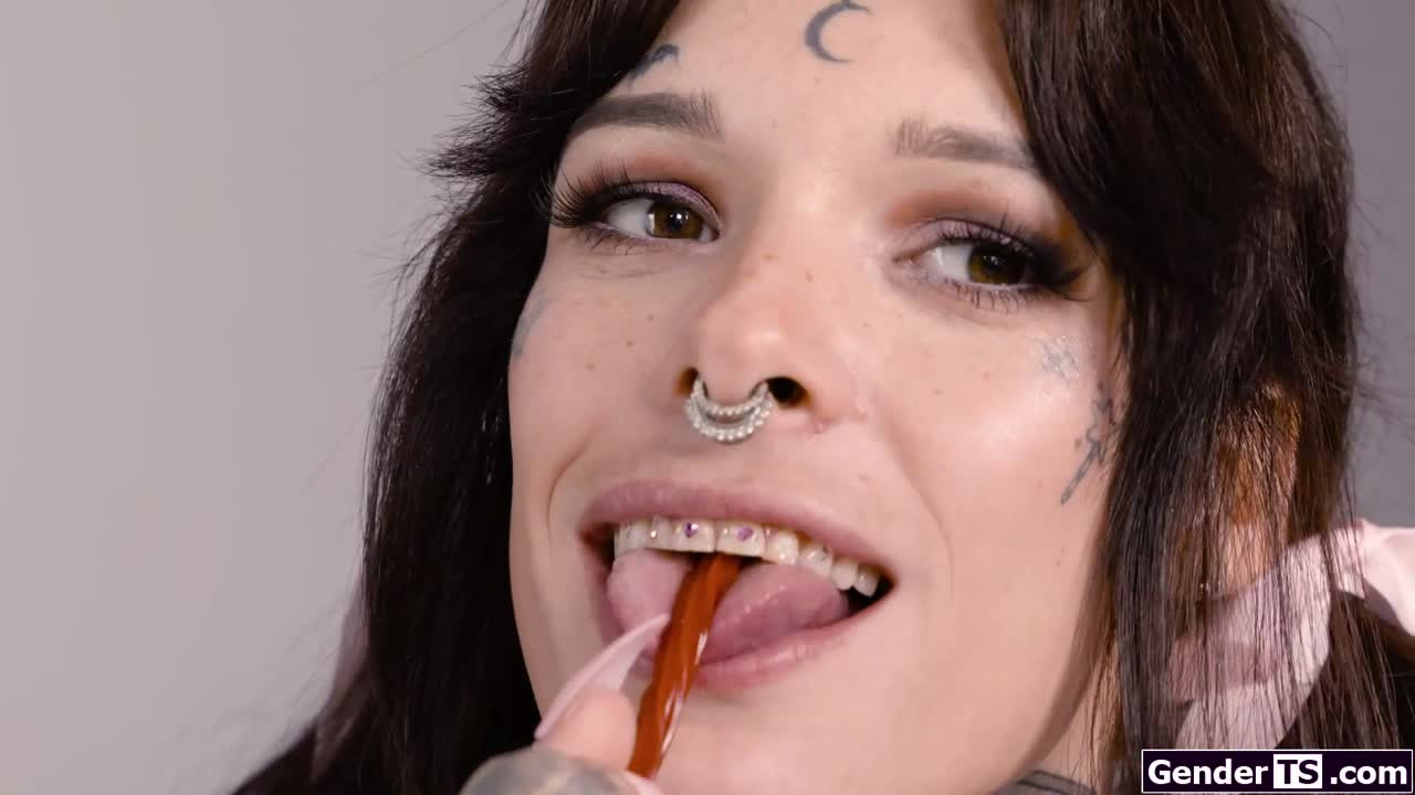 Watch Tattooed alt tgirl Amy Nosferatu anal barebacked by roommate Shemale Porn Videos | TranSexBig.