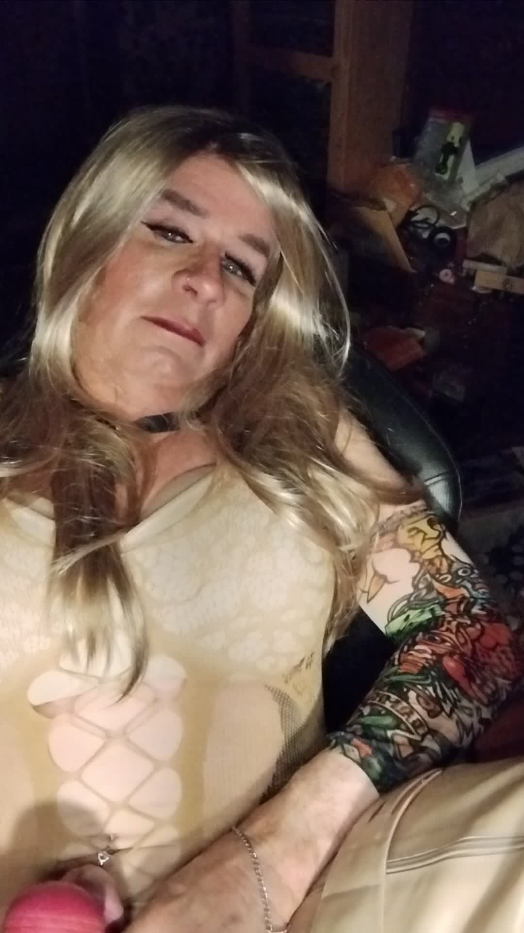 Watch Having Fun Shemale Porn Videos | TranSexBig.