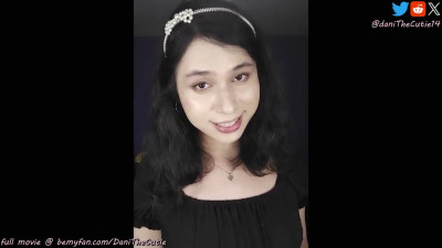 DaniTheCutie shows off her stunning body and squirts for you at the end