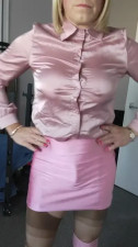 Crossdresser in pink