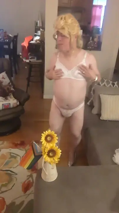 Watch Sissy Strut Shemale Porn Videos | TranSexBig.