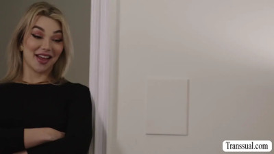 Busty real estate agent gets fucked in the house