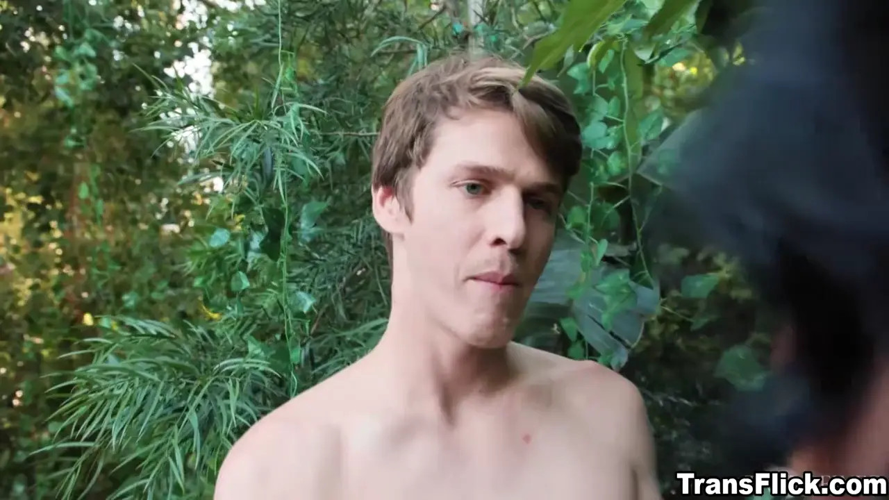 Watch Sage Roux and Avery Lust stumble upon a delicious looking apple Shemale Porn Videos | TranSexBig.