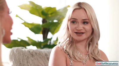 Brittney Kades dick shows her excitement