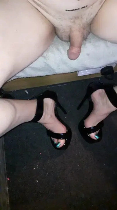 Watch Heelslut4u revealing new look Shemale Porn Videos | TranSexBig.