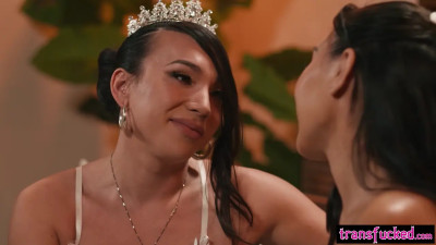 Petite Asian teen Kimmy Kimm danced on sexy shemales Kasey Kei big dick