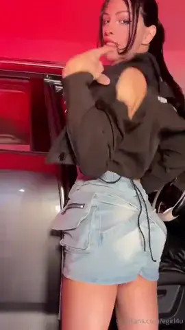 Watch Top One Shemale Porn Videos | TranSexBig.