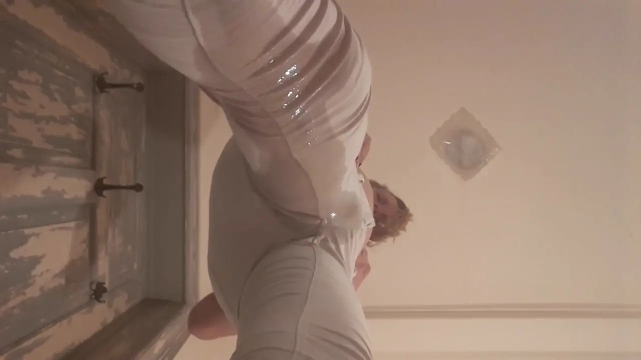 Watch Pissed in white skiiny jeans 01.01.22 Shemale Porn Videos | TranSexBig.