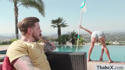 Rich dude distracted by TS pool cleaner and bang her